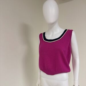 St Johns beautiful knit tank with scoop neck back